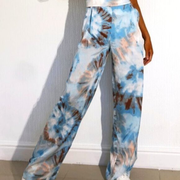 PrettyLittleThing blue tie dye wide leg pants - Picture 1 of 6